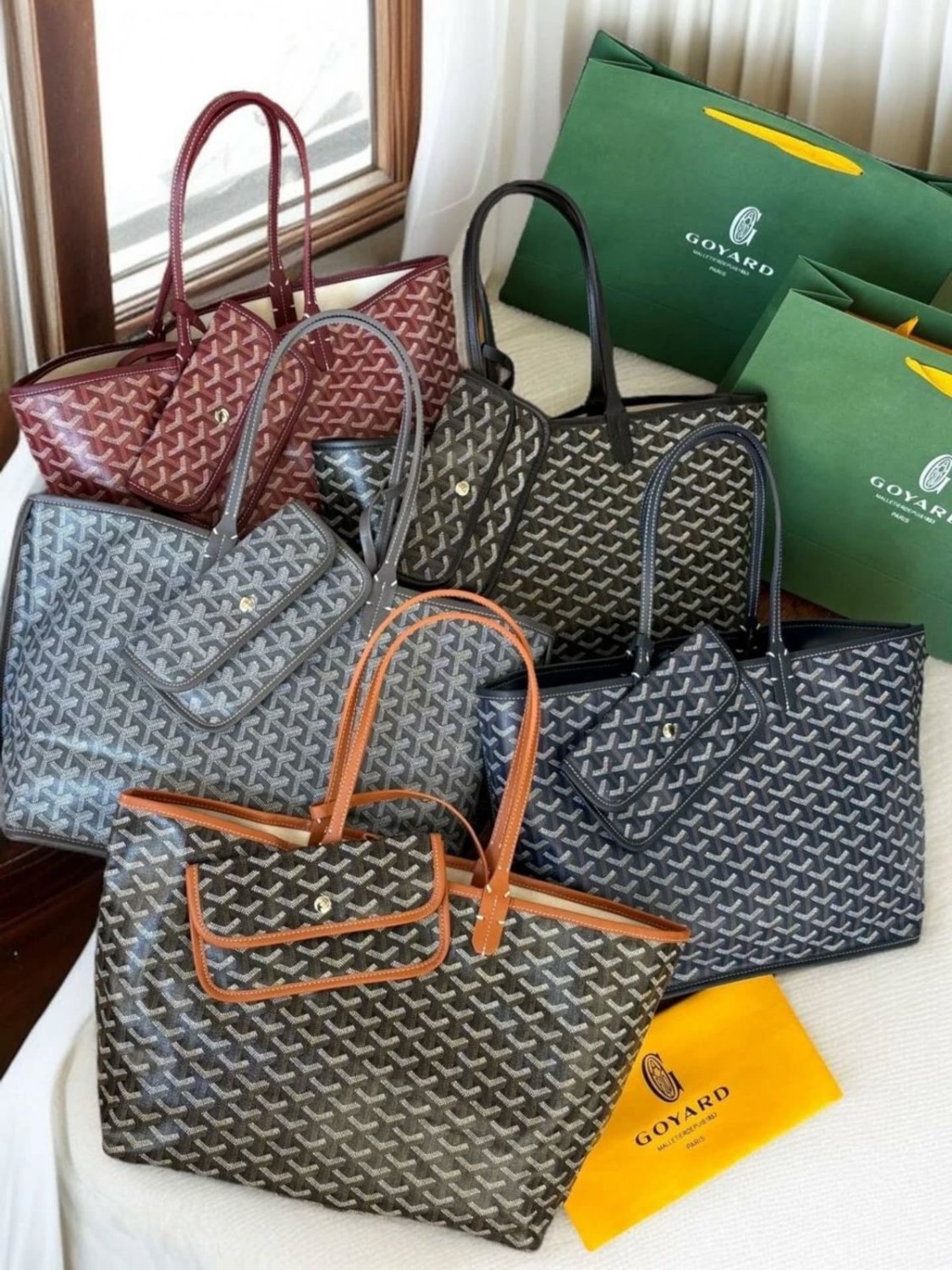 کیف گویارد‌ توت بگ